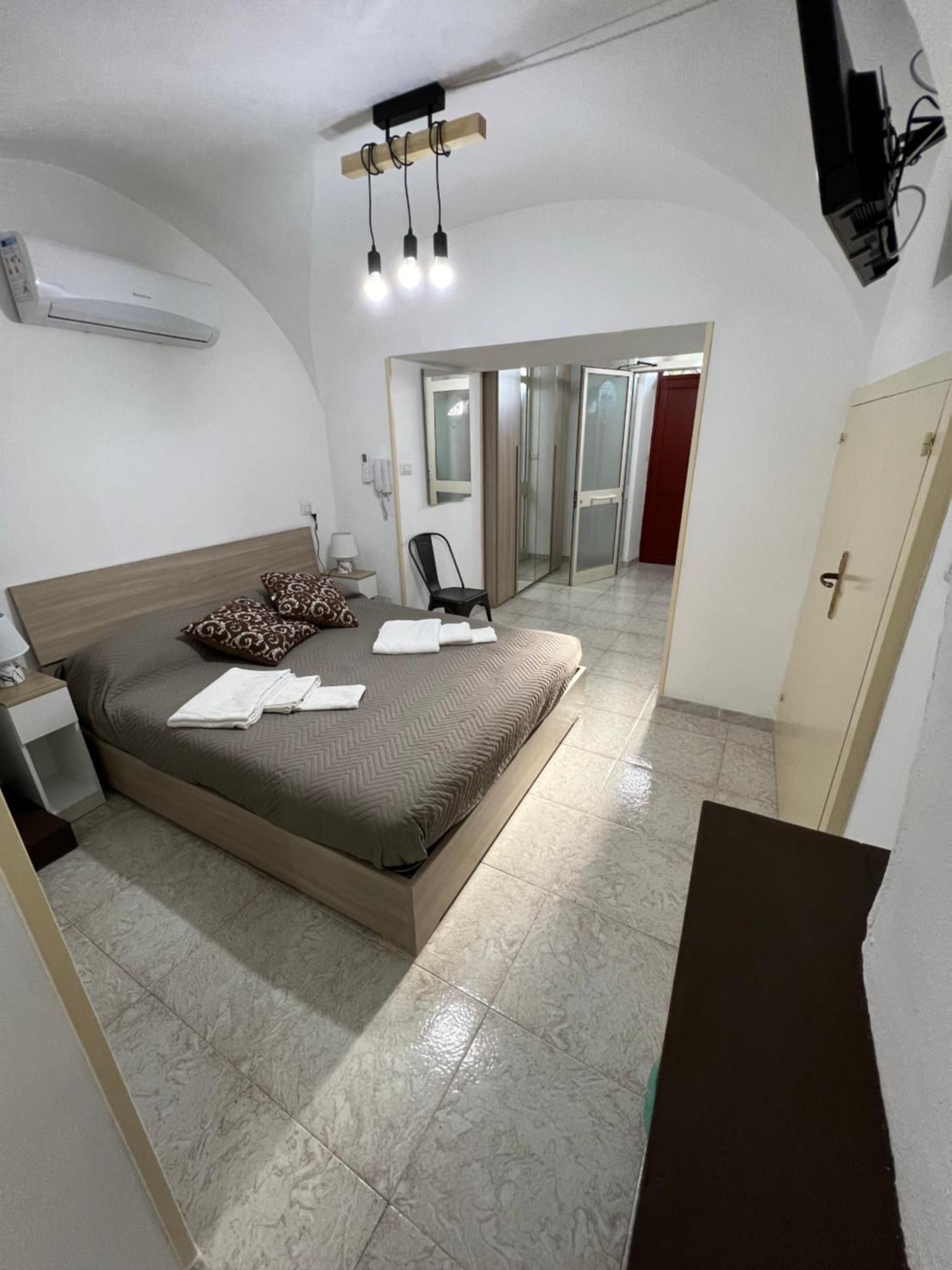 Station Rooms37 Сасари Екстериор снимка